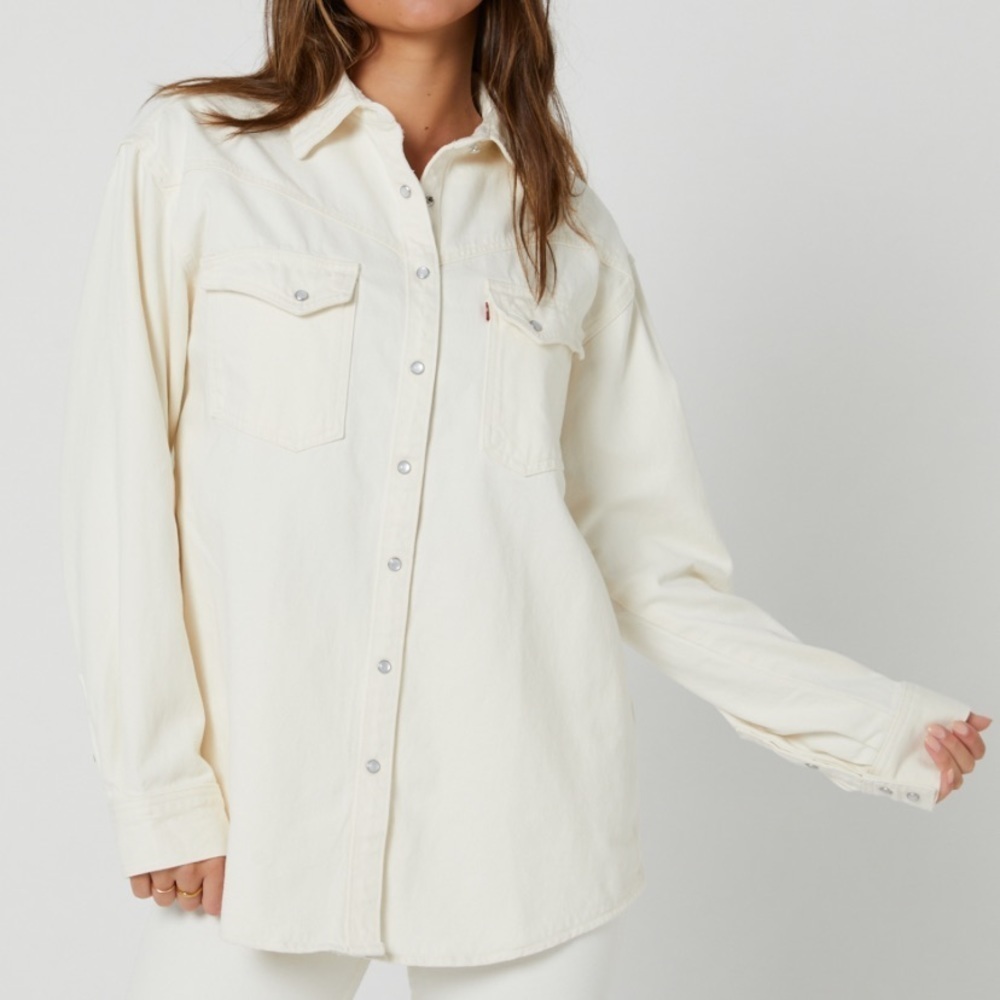 NWT Levi Strauss Effortless Essential The Western Shirt Oversized Size Medium